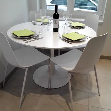 Apartamento Privathof Barbecue Stadtzentrum Voltaire By Interhome *